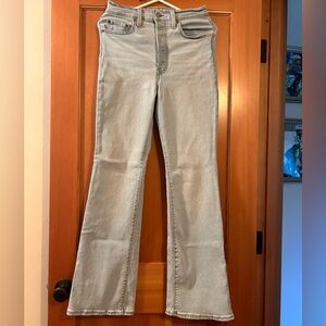 Light wash Levi’s never worn. Washed yes.